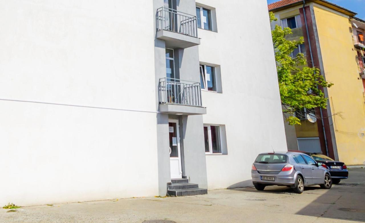 أراد Apartament Cu O Camera المظهر الخارجي الصورة